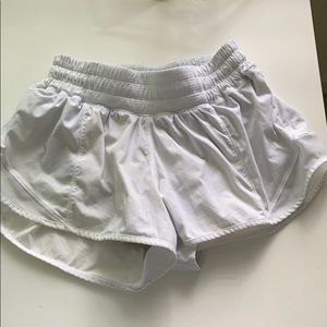 GREAT CONDITION lululemon hotty hot shorts